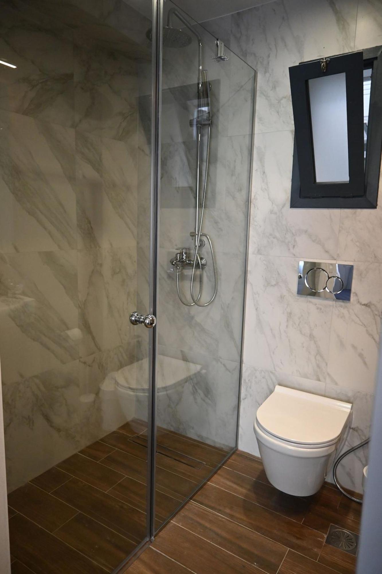 Haris 303 Apartment By Vpn Accomodation Aten Exteriör bild