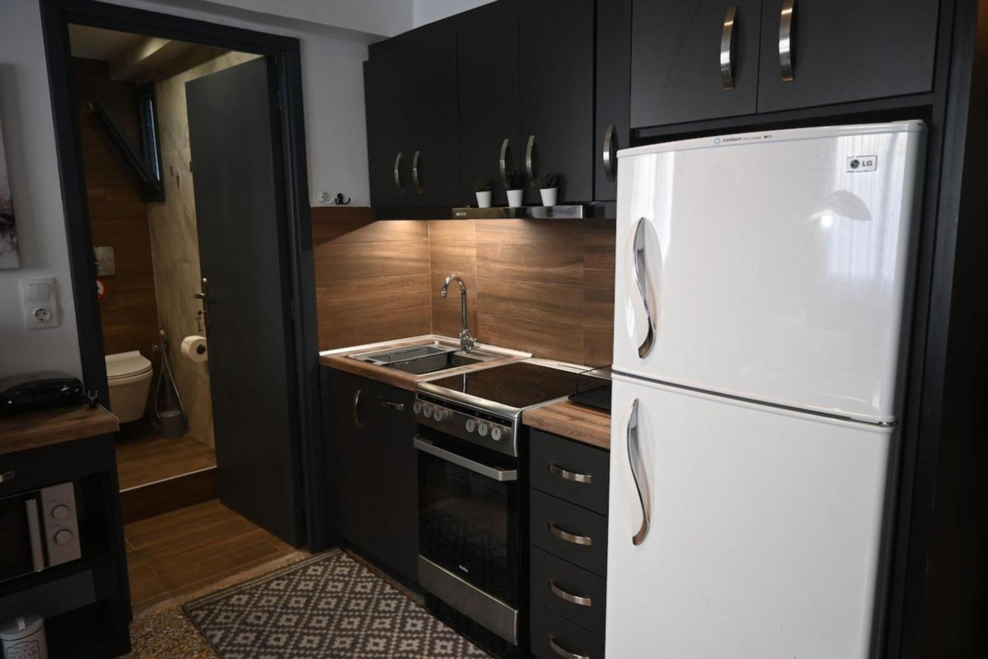 Haris 303 Apartment By Vpn Accomodation Aten Exteriör bild