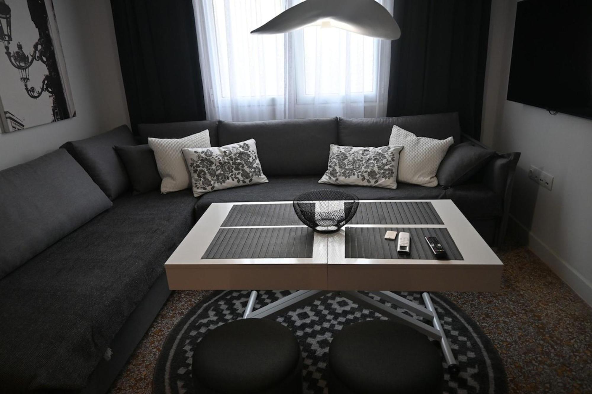 Haris 303 Apartment By Vpn Accomodation Aten Exteriör bild